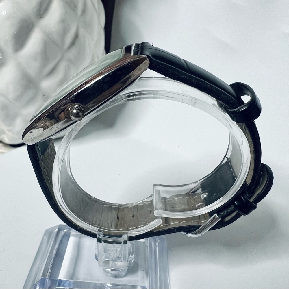 Classic Watch - image 5